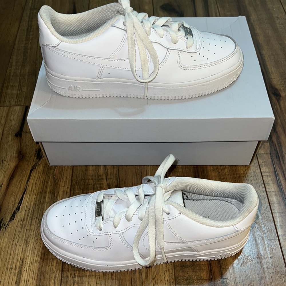 Air Force 1 LE Size 5.5Y